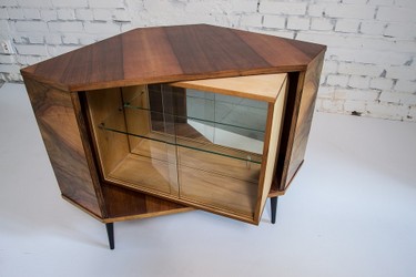 cupboard-2160186_960_720.jpg